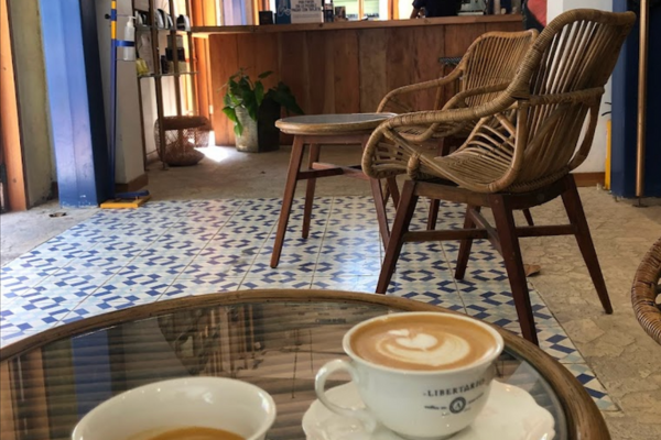 Libertario Café – Cartagena: aroma, diseño y creatividad en cada taza